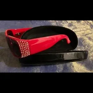 Joan Rivers | Accessories | Joan Rivers Red Crystal  display picture 1